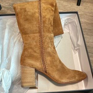 Silent D Suede 7 NWT